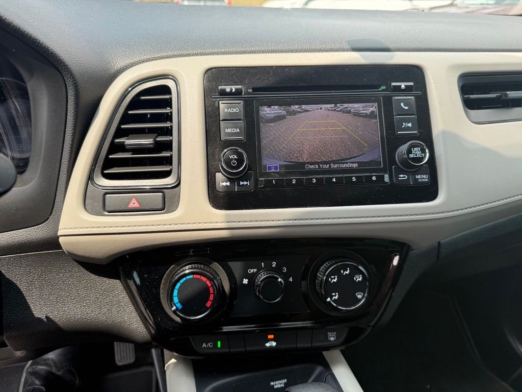 Certified Used 2019 Lunar Silver Metallic Honda LX image 10