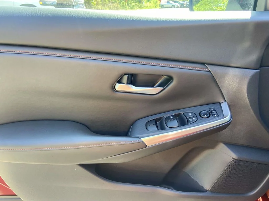 2025 Nissan Sentra SR - Photo 14