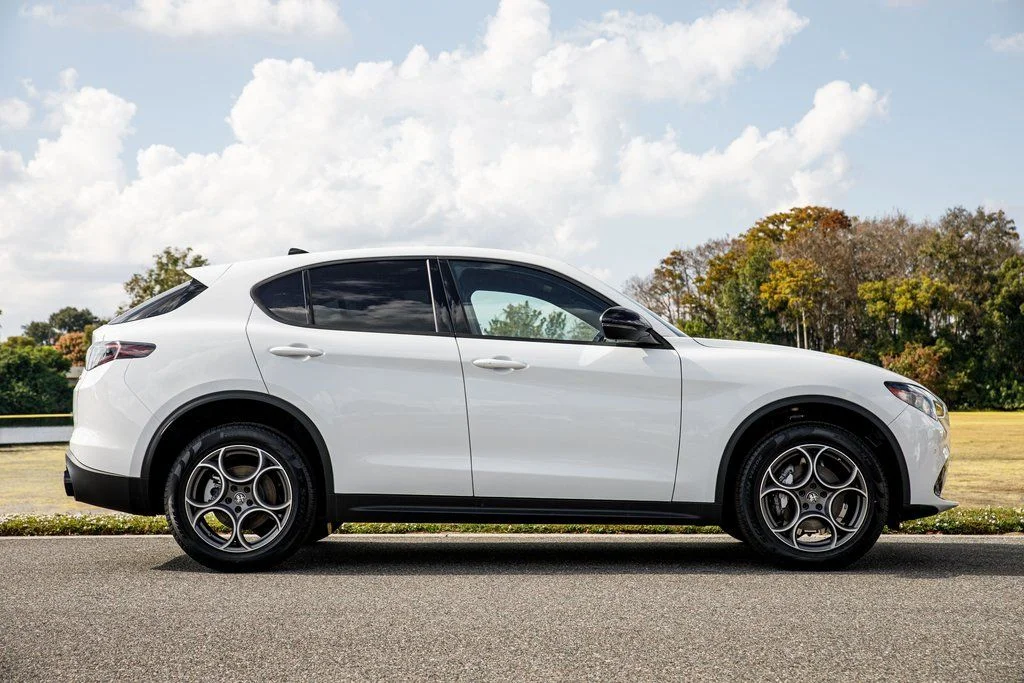New 2025 White Alfa Romeo Base image 2