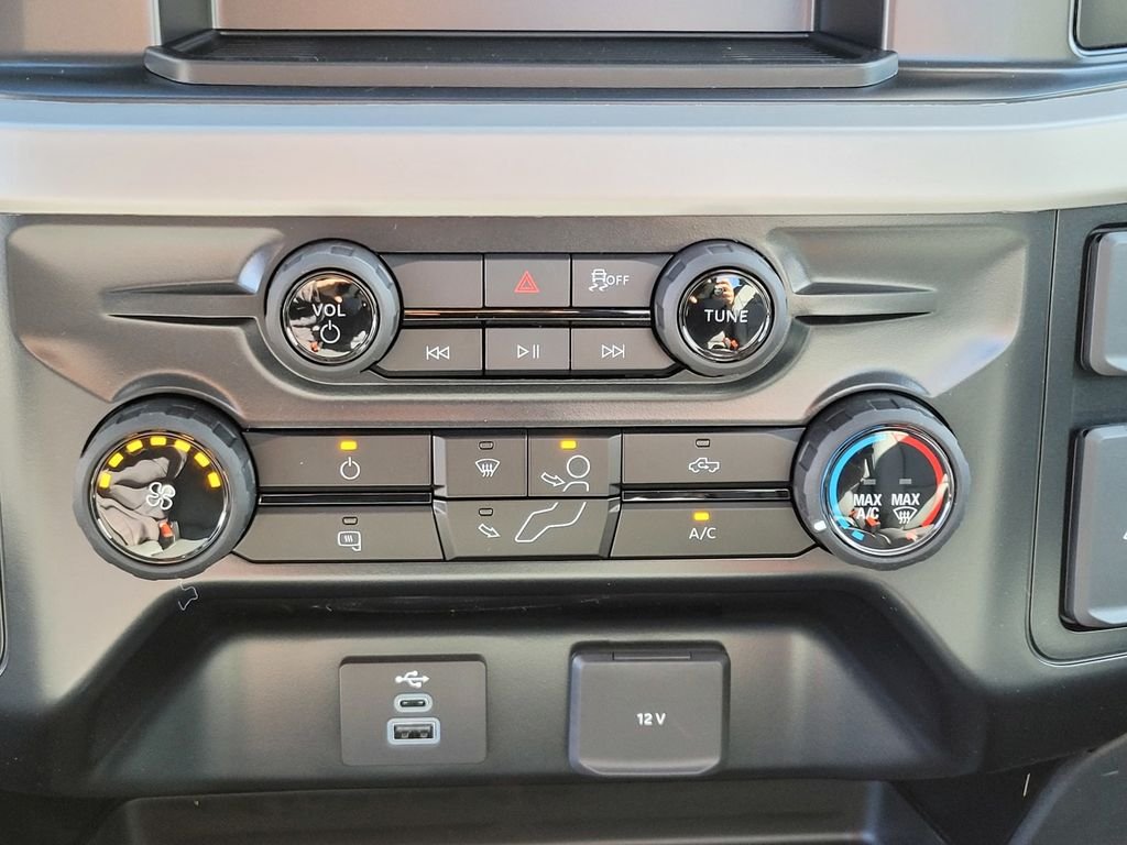 2026 Ford F-350 Super Duty XL - Photo 10