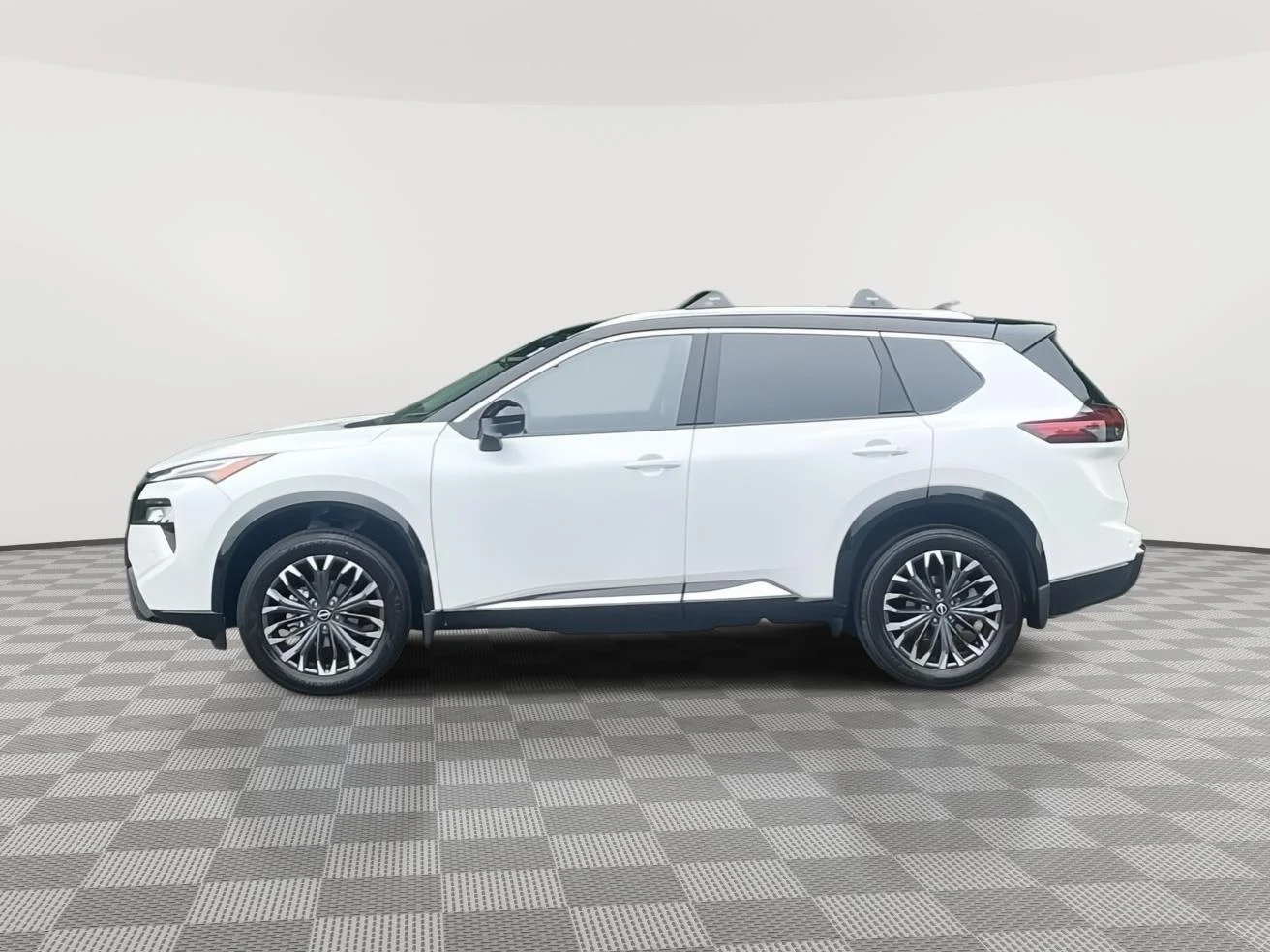 New 2026 Everest White Pearl TriCoat / Super Black Two-tone Nissan Platinum image 9