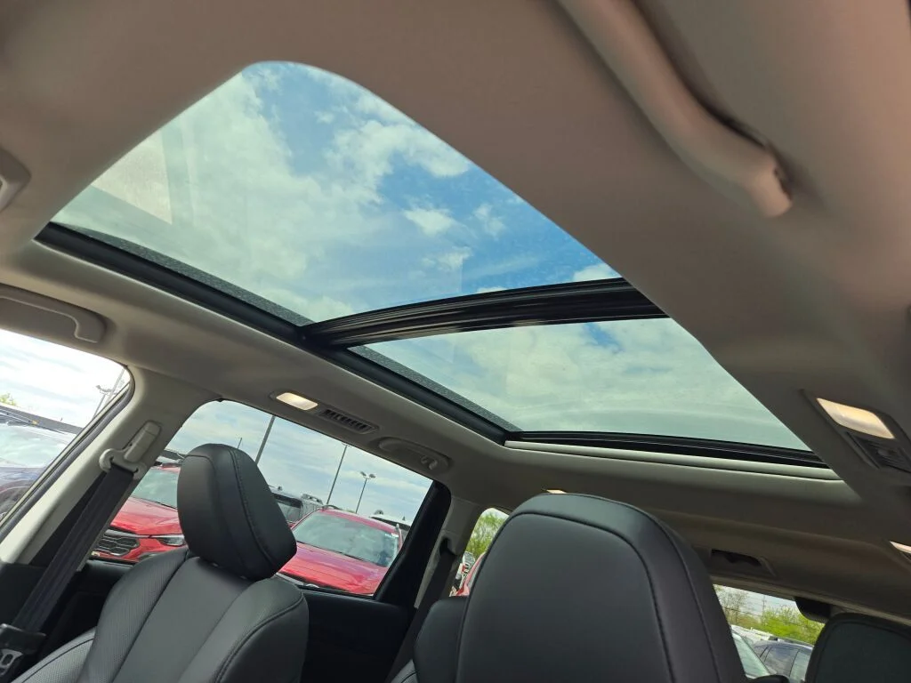 New 2026 AUTUMN GREEN METALLIC Subaru Onyx Edition Touring 7-Passenger image 26