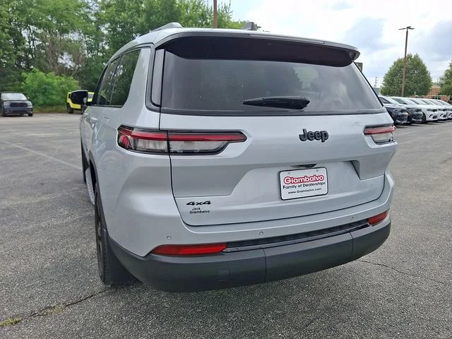 Certified Used 2024 Silver Jeep Altitude X image 8