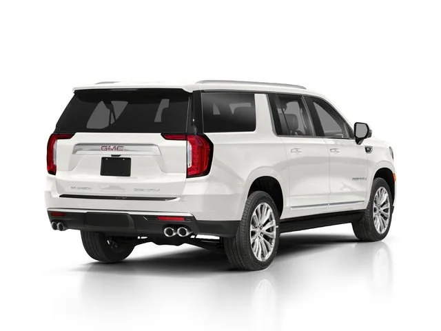 Used 2022 WHITE FROST TRICOAT GMC Denali image 2