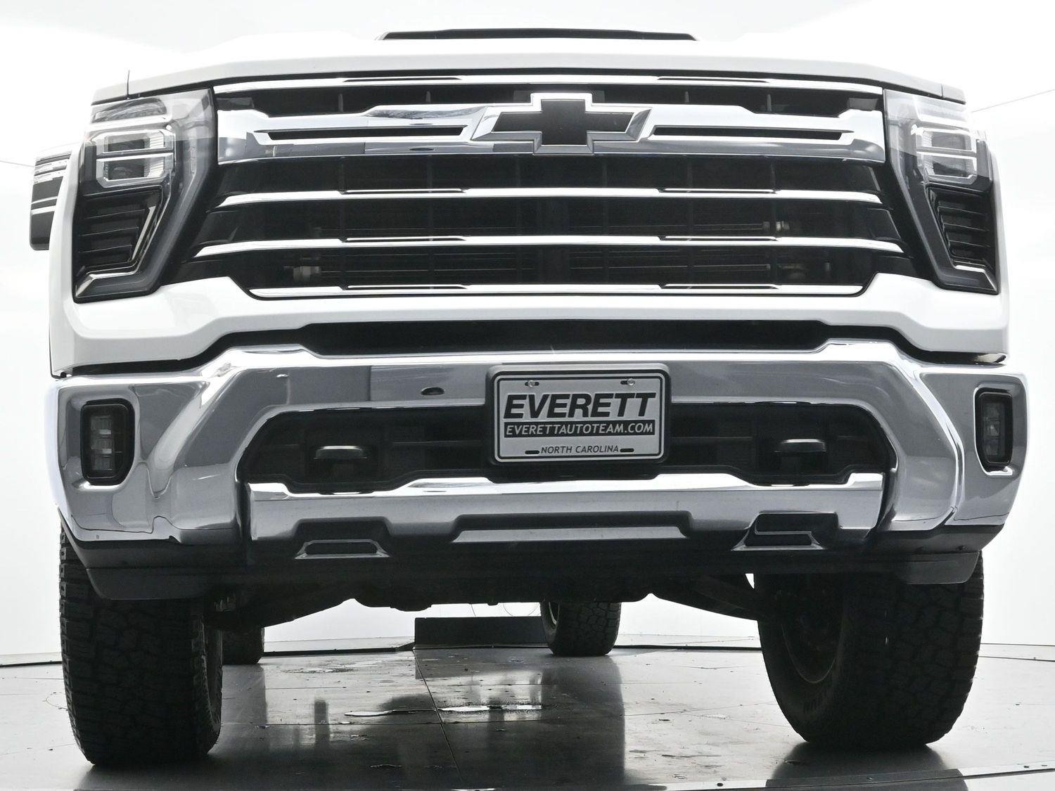 Used 2024 Summit White Chevrolet LTZ image 42