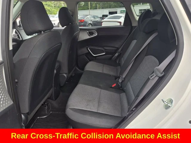Used 2022 White Kia LX image 12