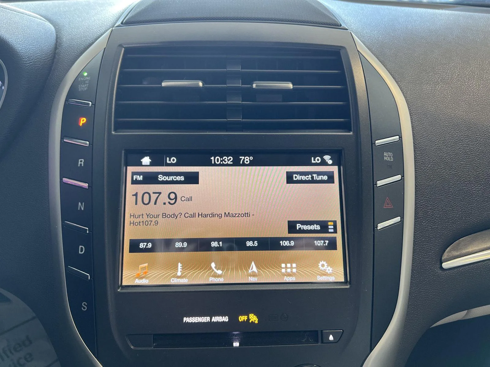 Used 2019  Lincoln Reserve image 23