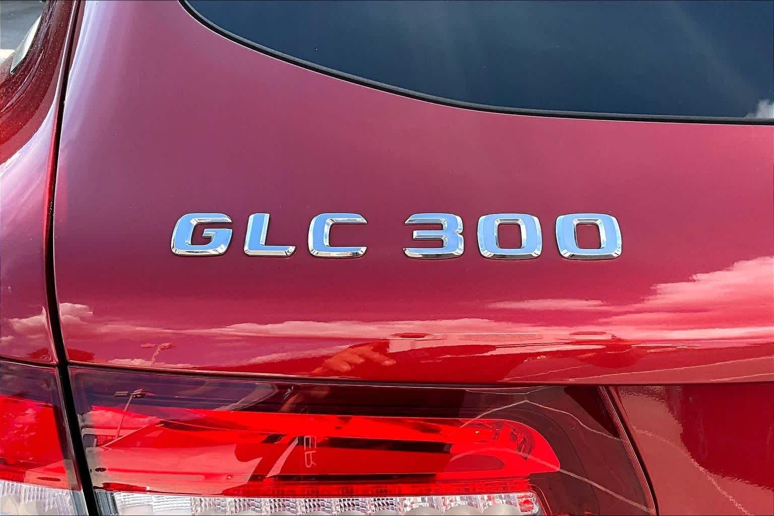 Used 2016 designo Cardinal Red Metallic Mercedes-Benz GLC 300 image 30
