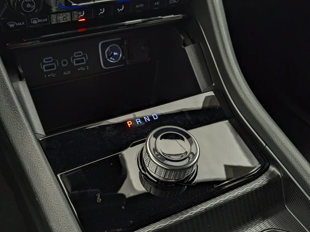 New 2026 White Jeep Laredo - - 4x4 - Classic Theme - 8.4-inch Touchscreen - Heated Seats & Steering Wheel & More! image 20