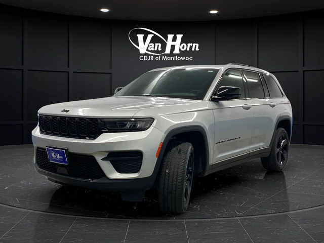Used 2023 Silver Jeep Altitude X image 7