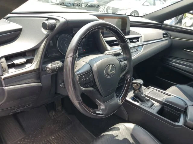 2021 Lexus ES Hybrid 300h - Photo 15