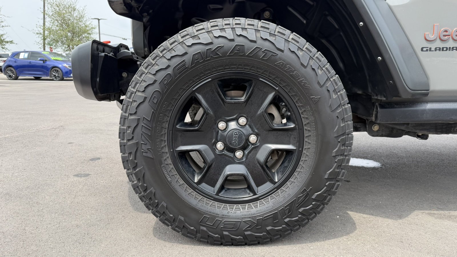 Used 2022 Sting-Gray Clearcoat Jeep Mojave image 29