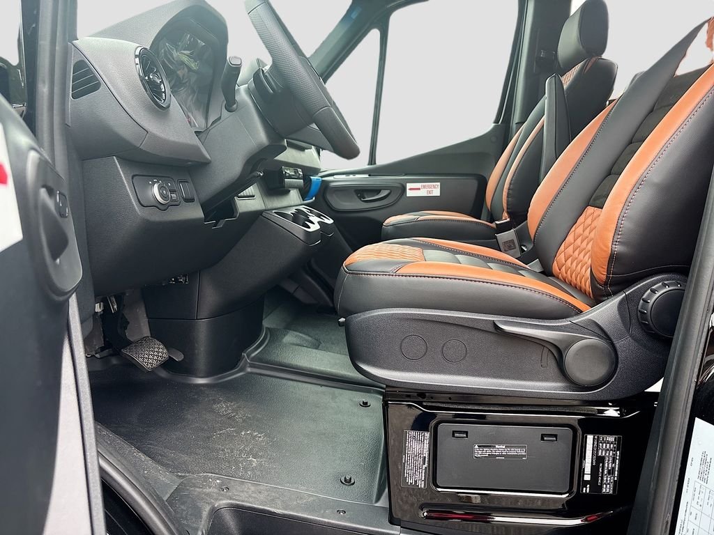 New 2025  Mercedes-Benz 15 Passenger Sliding Door image 45
