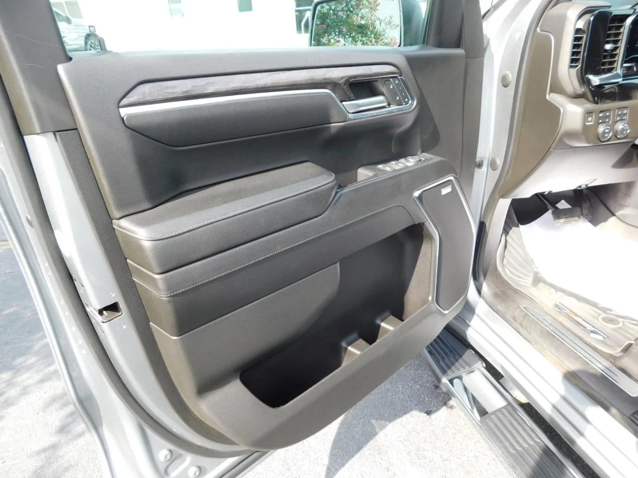 Used 2023 Silver Chevrolet 4WD CREW CAB 147 in LTZ image 29