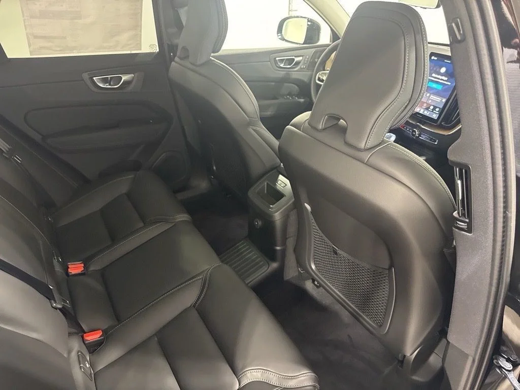 New 2026 Onyx Black Metallic Volvo T8 Ultra image 24