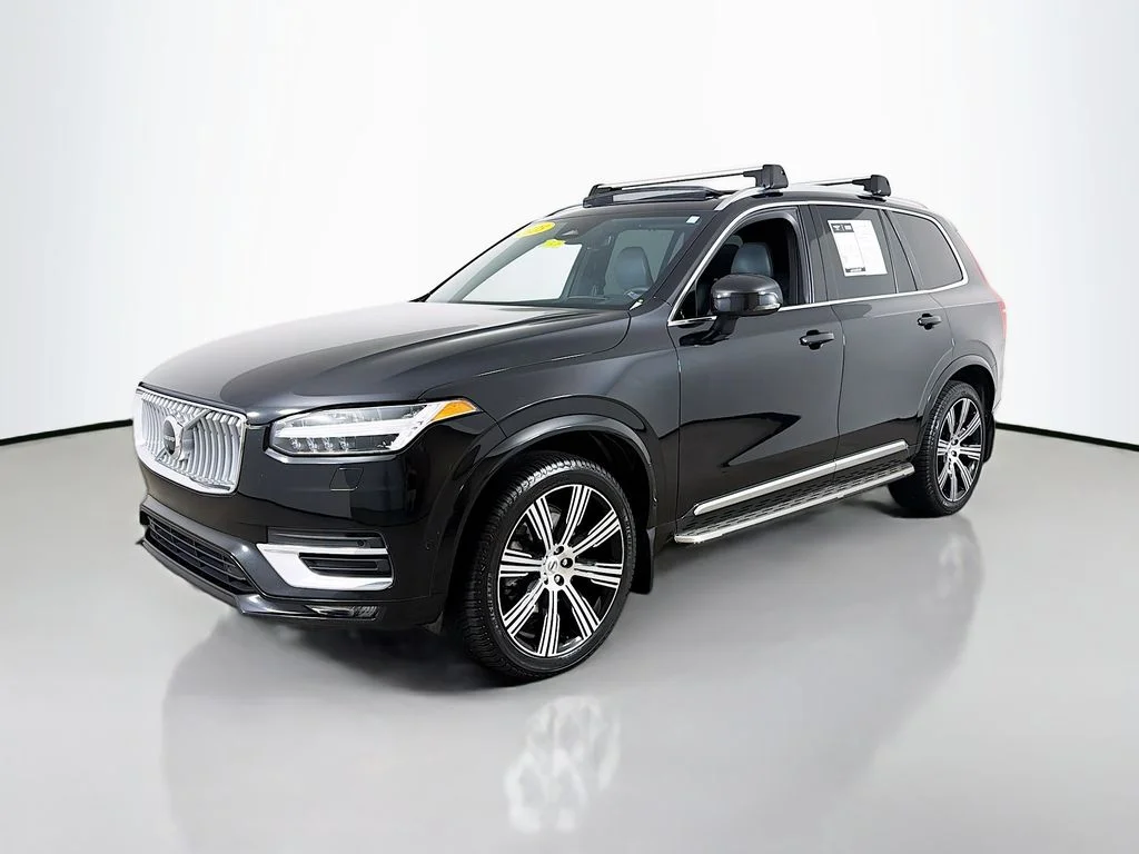 Used 2023 Onyx Black Metallic Volvo Ultimate image 3