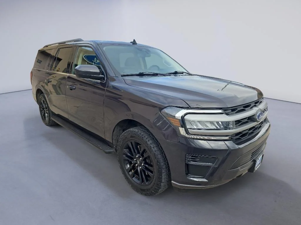 Used 2024  Ford XLT image 3