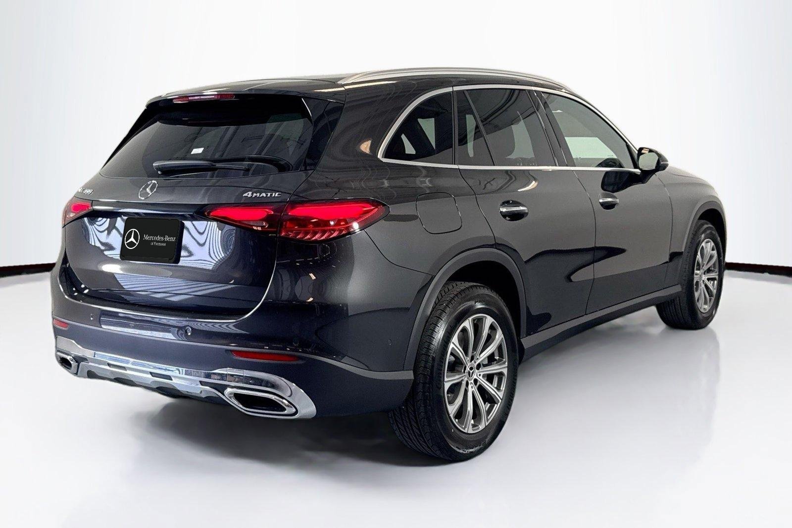 New 2026 Graphite Grey Metallic Mercedes-Benz GLC 300 image 5