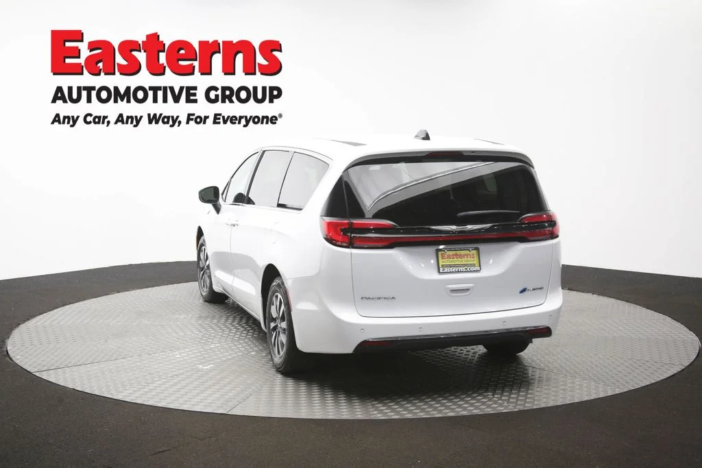 Used 2023 White Chrysler Touring L image 39