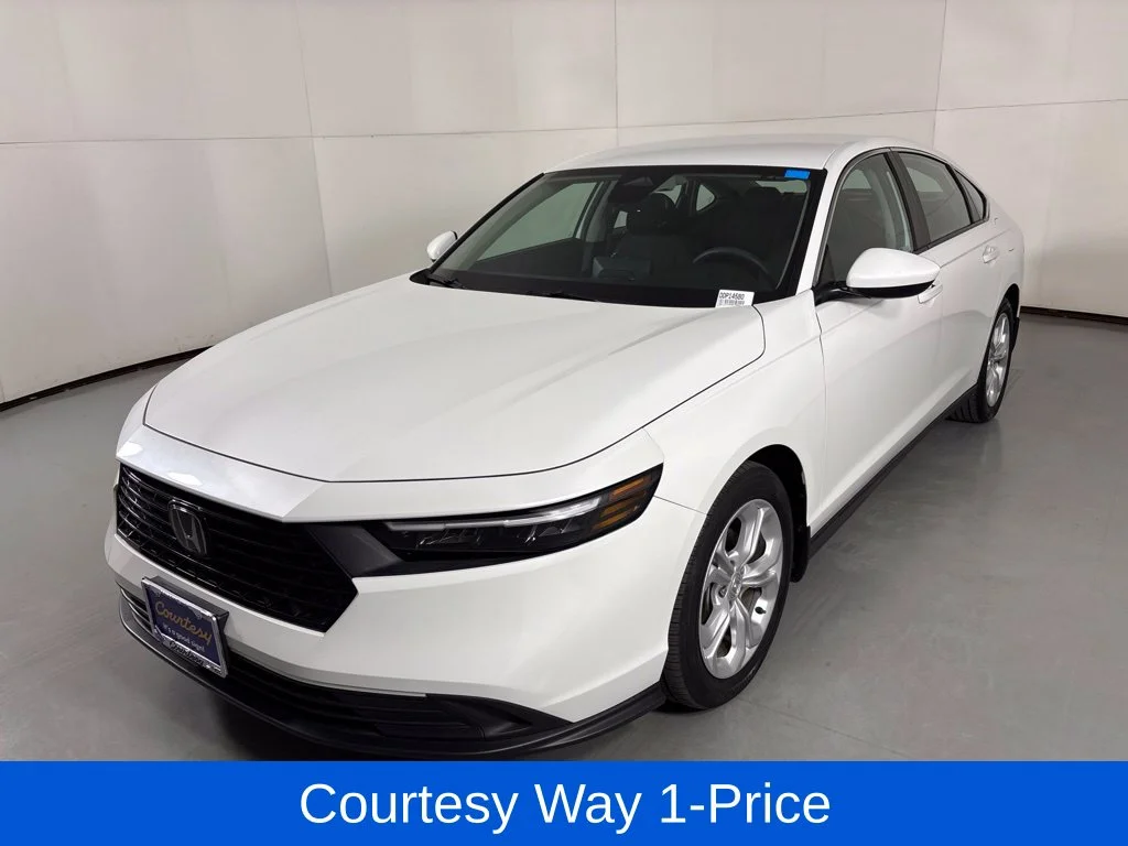 Used 2024 White Honda LX image 5