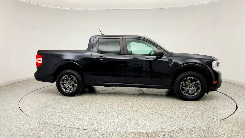 Used 2022 Shadow Black Ford XLT AWD SuperCrew image 4