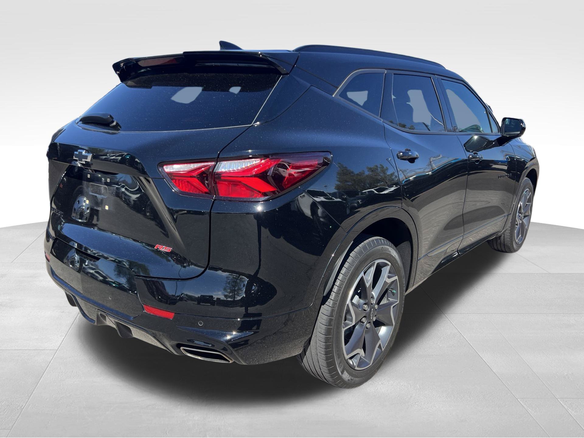 Used 2022 Black Chevrolet RS image 5