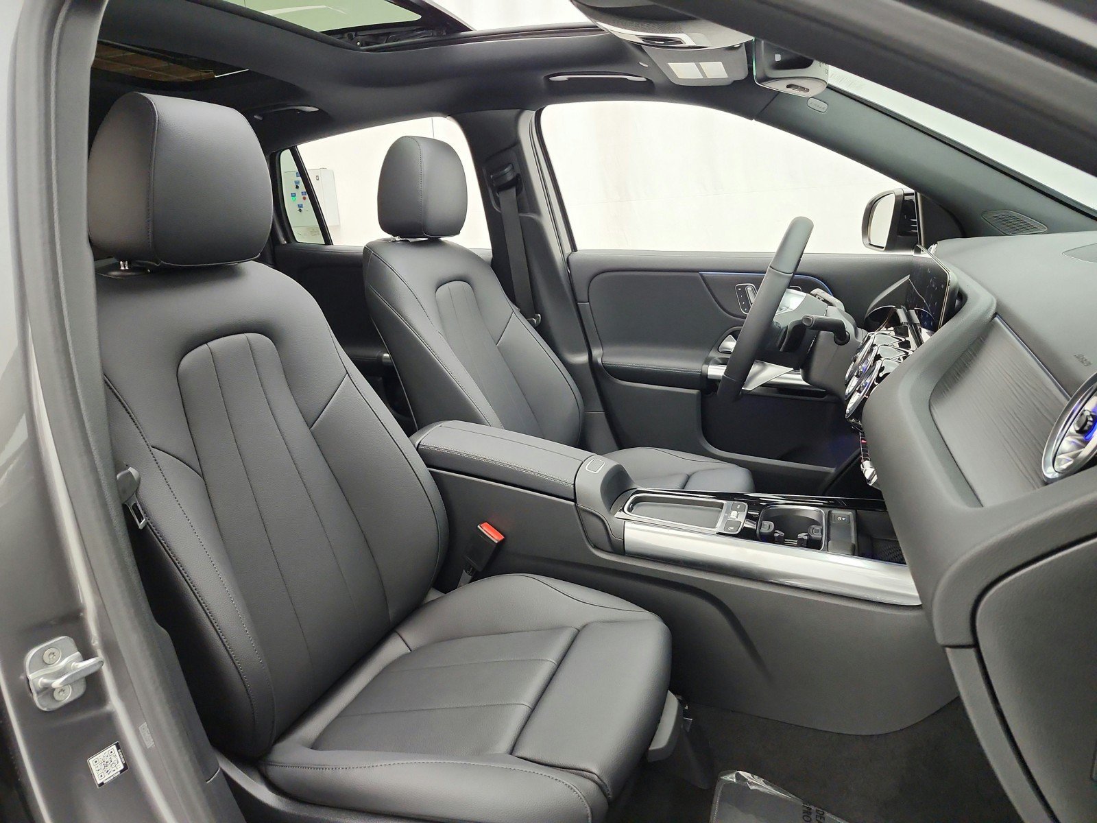 New 2026 Mountain Grey Metallic Mercedes-Benz GLA 250 SUV image 30