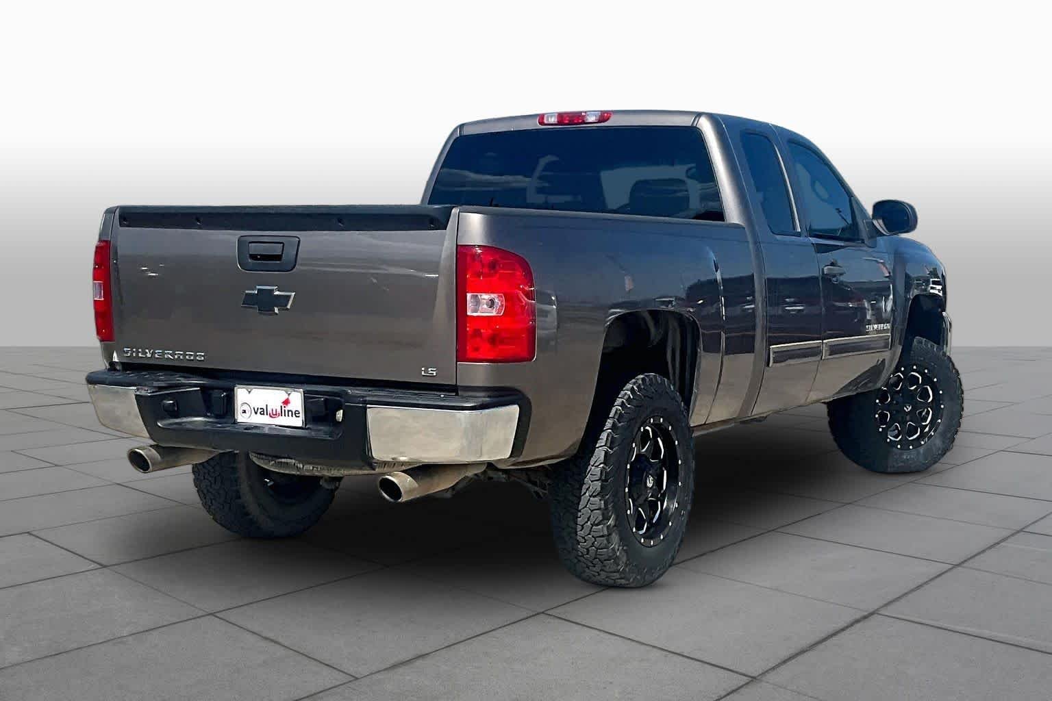 Used 2012 MOCHA STEEL METALLIC Chevrolet LS image 12
