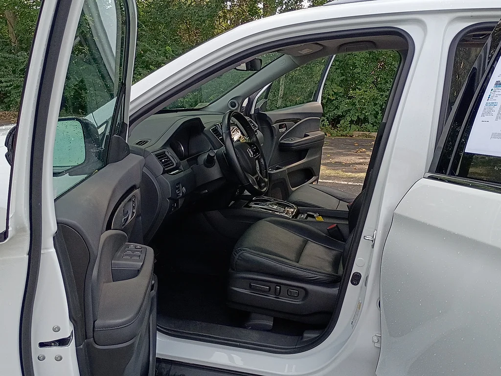 Certified Used 2021 WHITE Honda Elite image 11