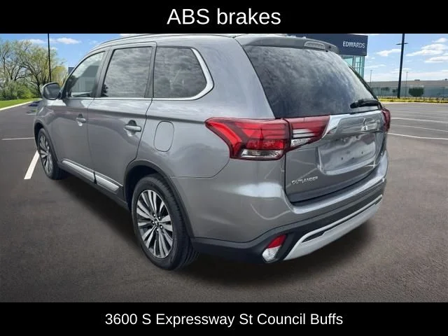 Used 2020 Silver Mitsubishi SEL image 5