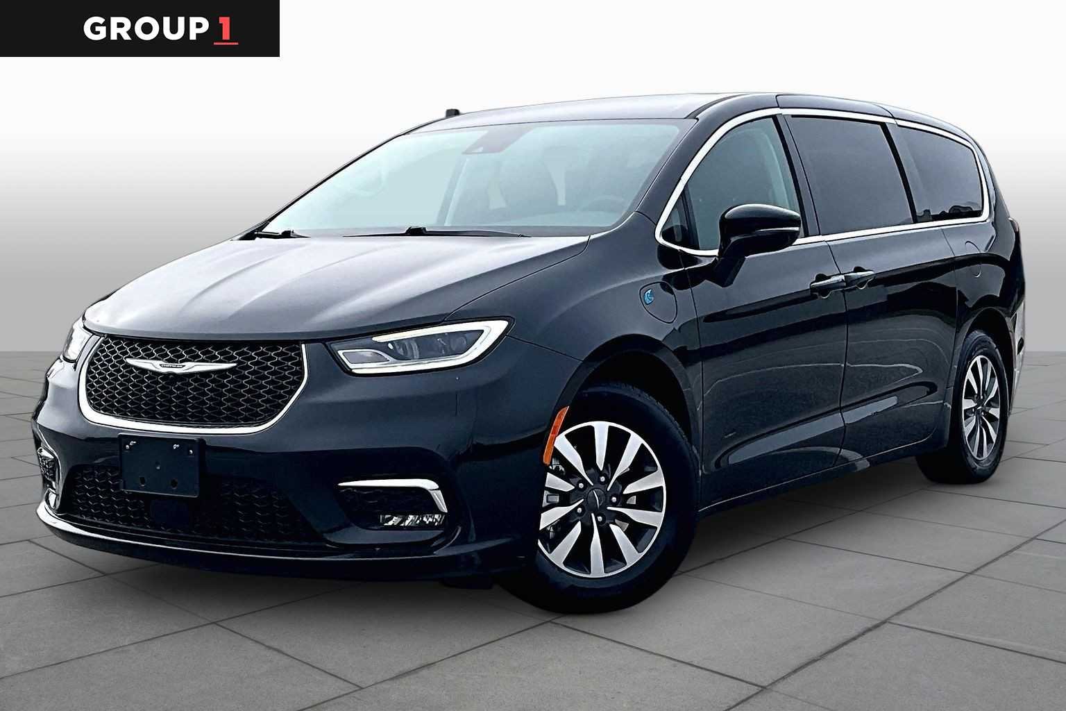 2024 Chrysler Pacifica Hybrid Select
