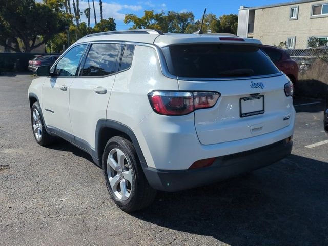 Used 2019 White Clearcoat Jeep Latitude image 5