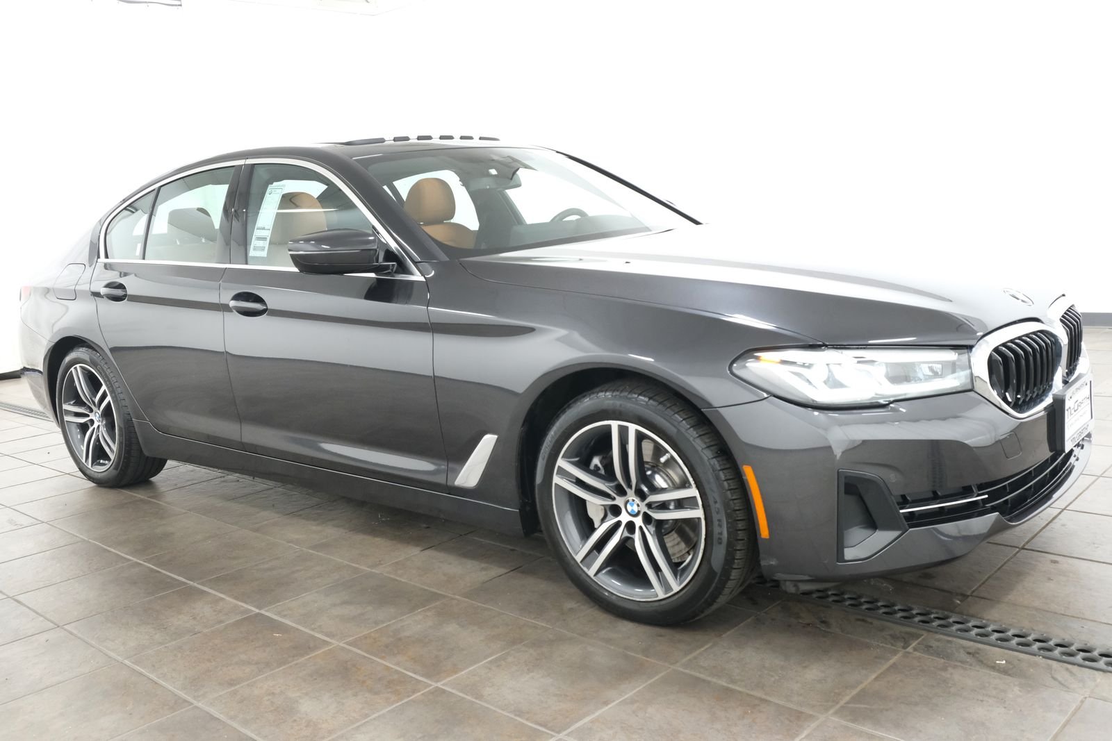 Used 2023 Dark Graphite Metallic BMW 530i xDrive image 6