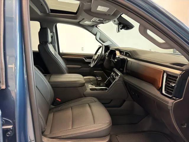Used 2025 Blue GMC Denali image 39