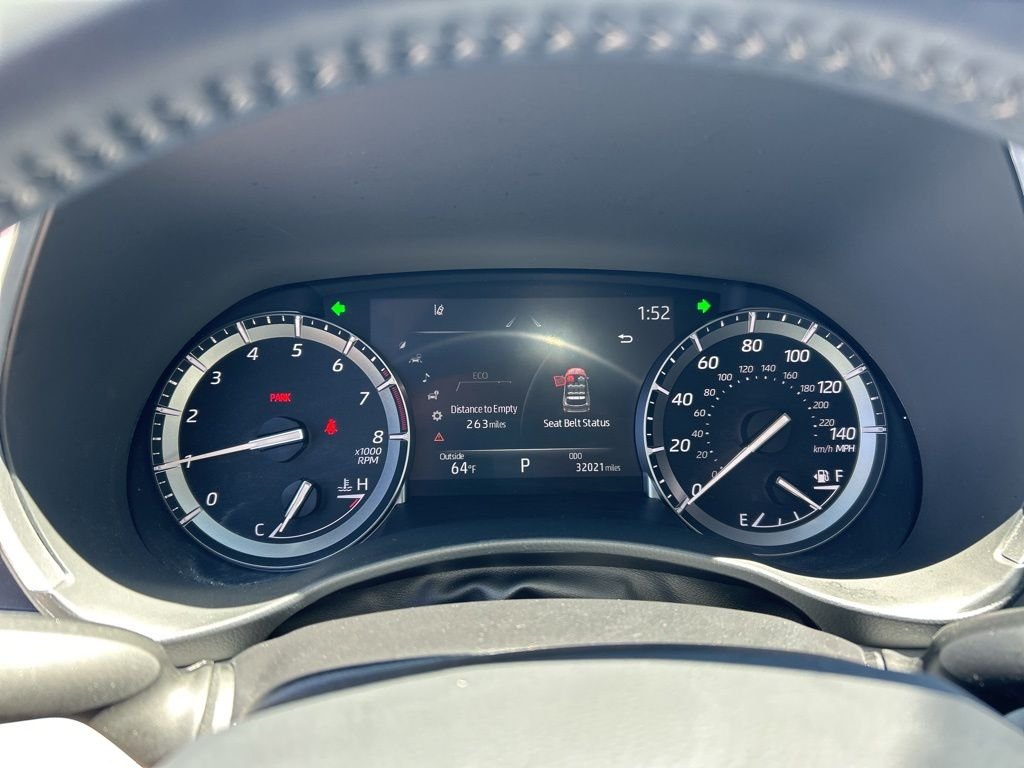 Used 2021 Silver Toyota XLE image 10