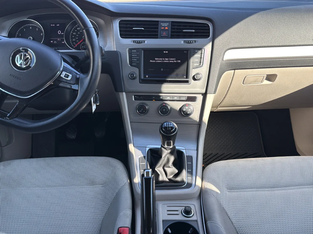 Used 2017 Blue Volkswagen TSI S 4-Door image 10