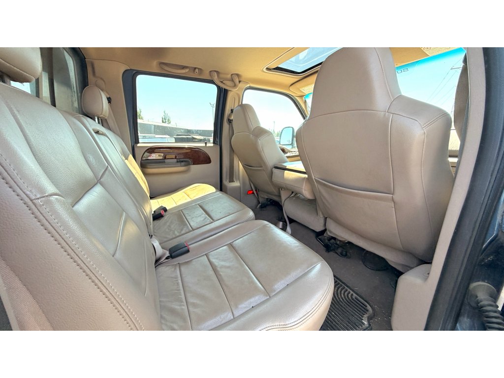 Used 2004 BLUE Ford  image 11