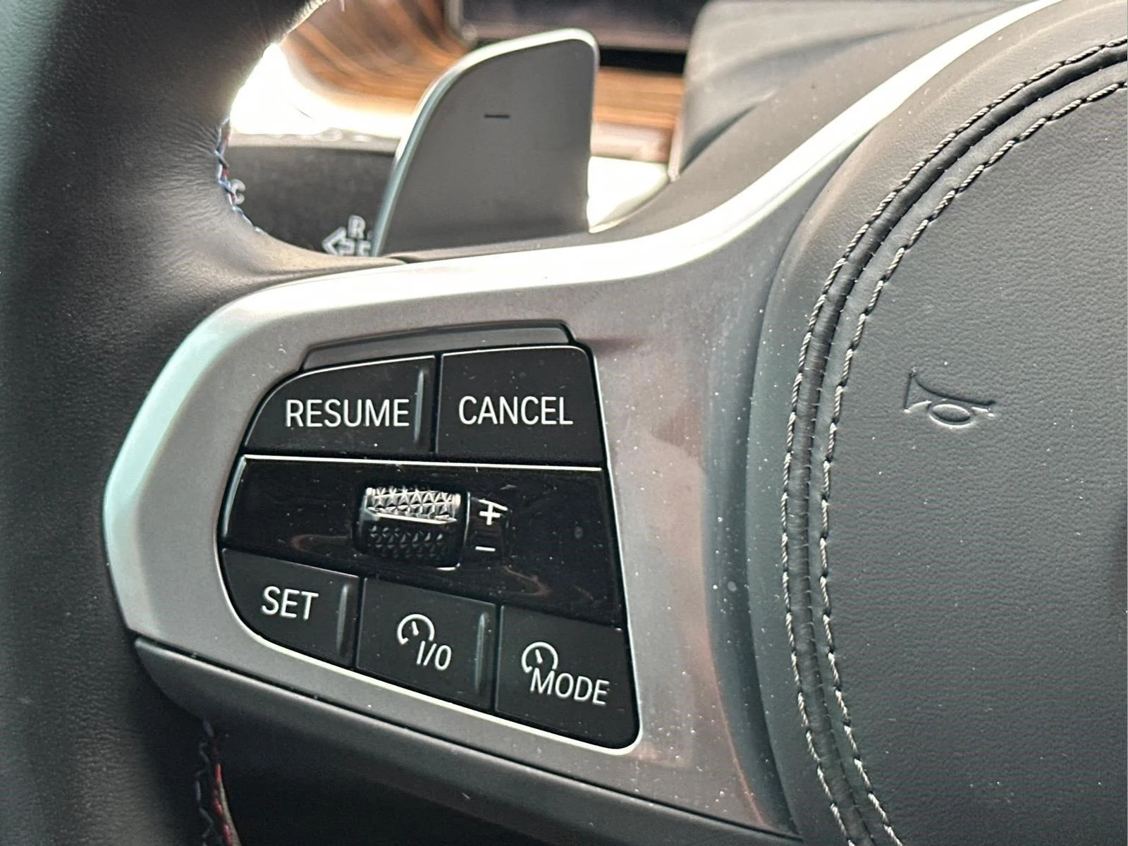 Used 2025  BMW M60i image 27