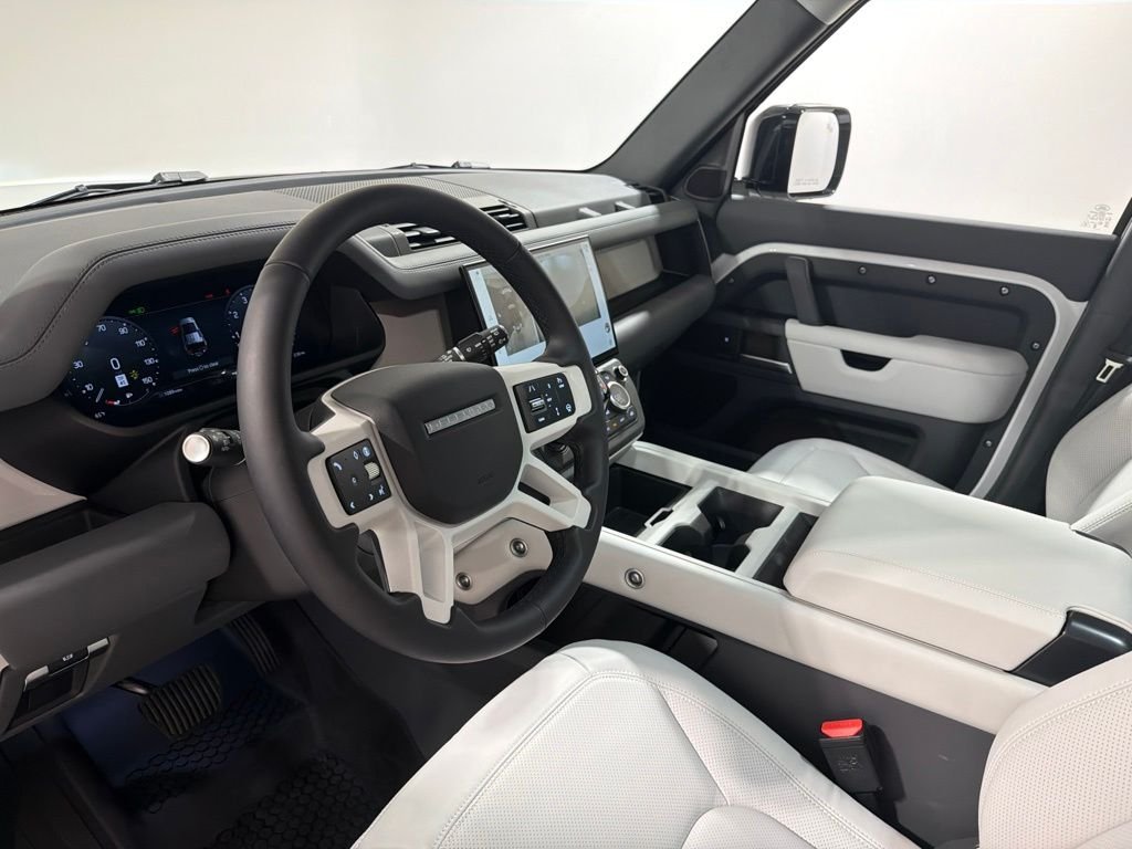 New 2026 Fuji White Land Rover X-Dynamic SE image 10