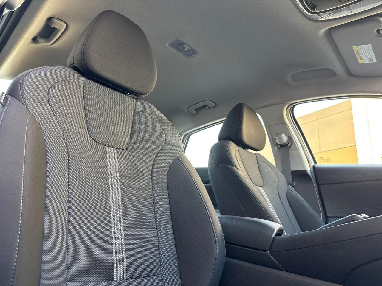New 2026 White Hyundai SE image 15