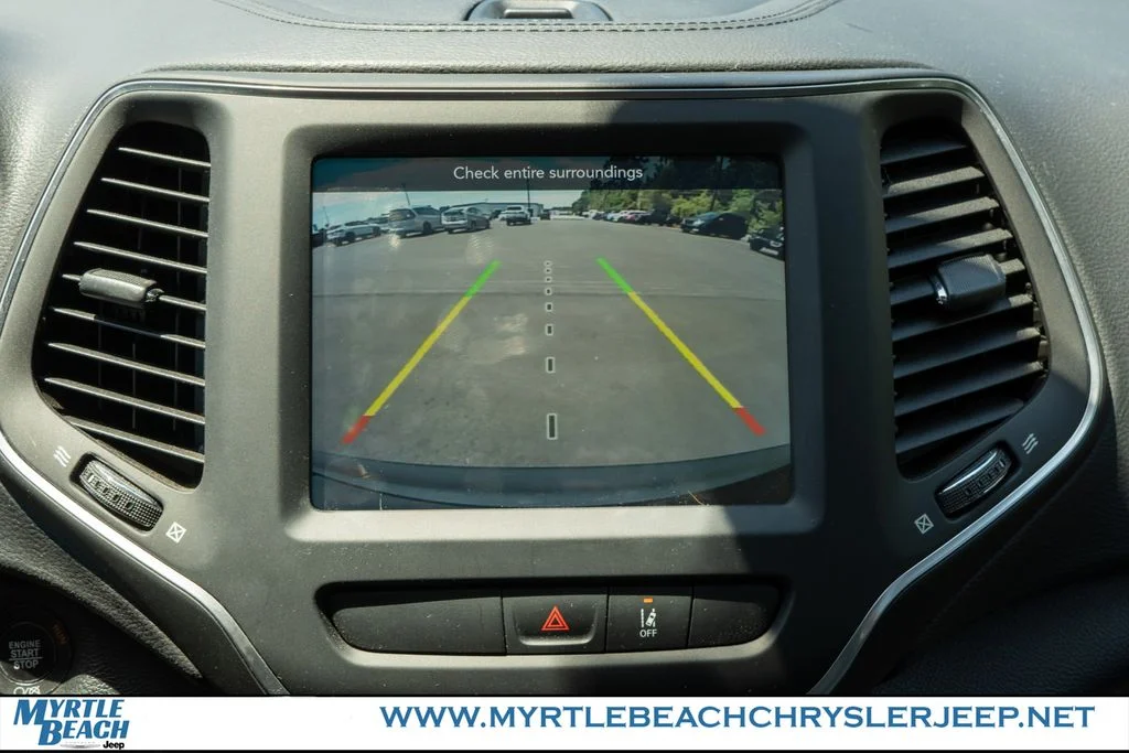 Certified Used 2022 Diamond Black Jeep Latitude Lux image 21