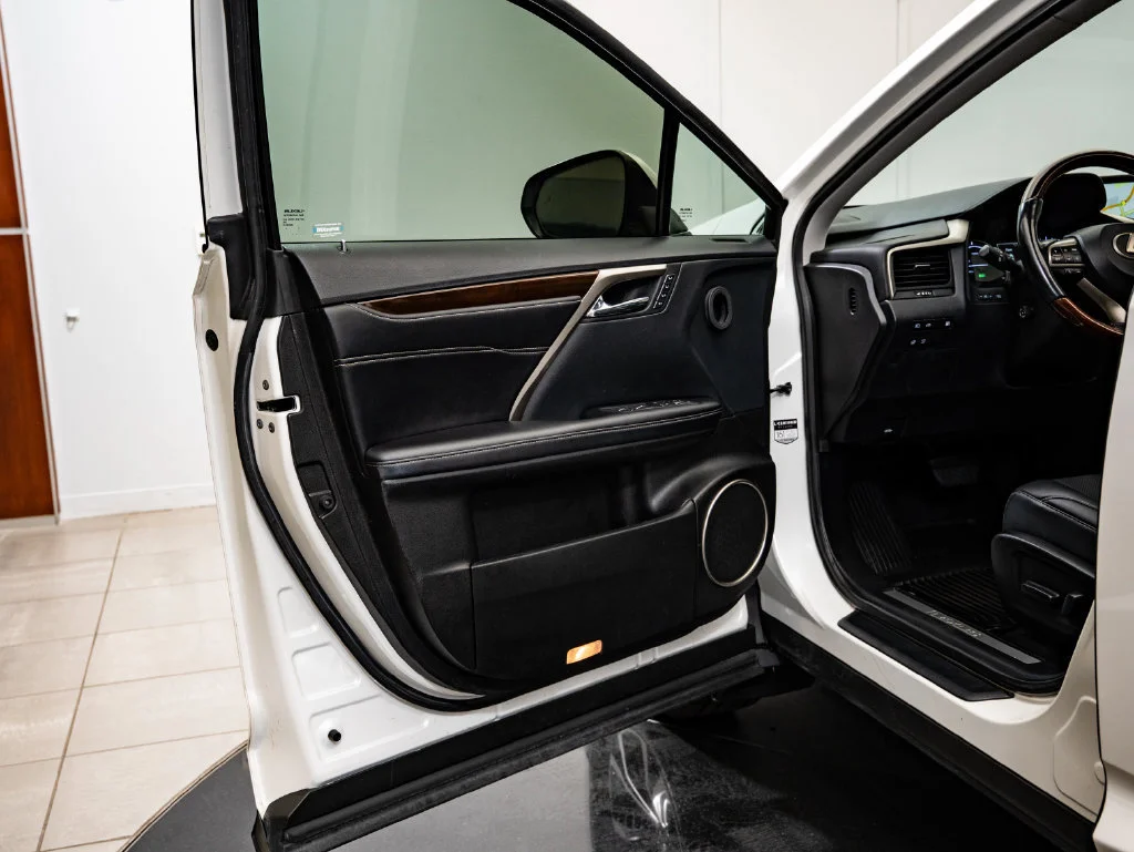 Used 2019 Eminent White Pearl Lexus 450h Premium image 27