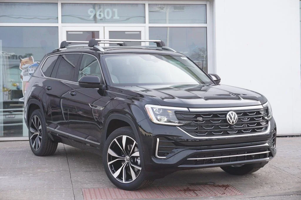 New 2026 Deep Black Volkswagen 2.0T SEL Premium R-Line image 3