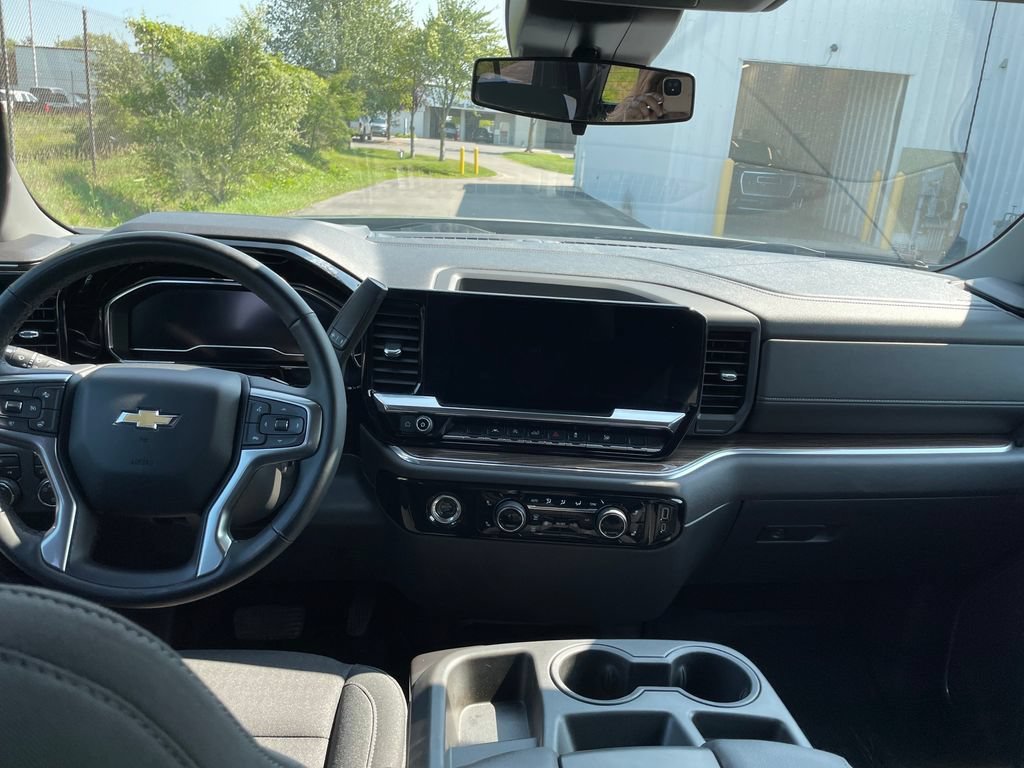 Used 2023 Sterling Gray Metallic Chevrolet LT (2FL) image 18