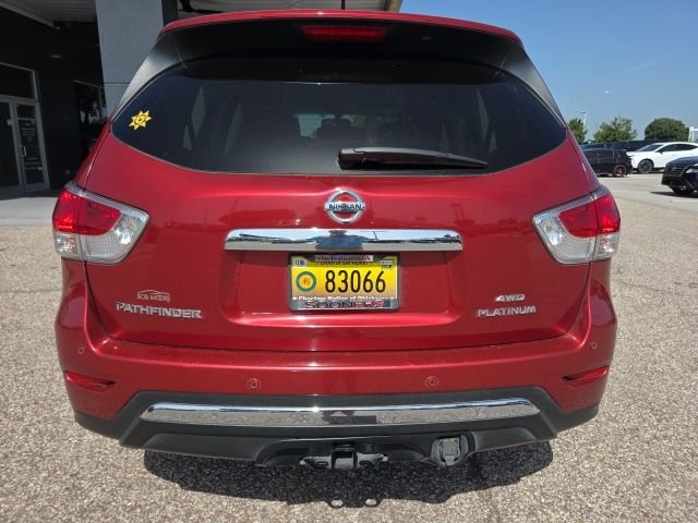 Used 2014 Red Nissan Platinum image 4