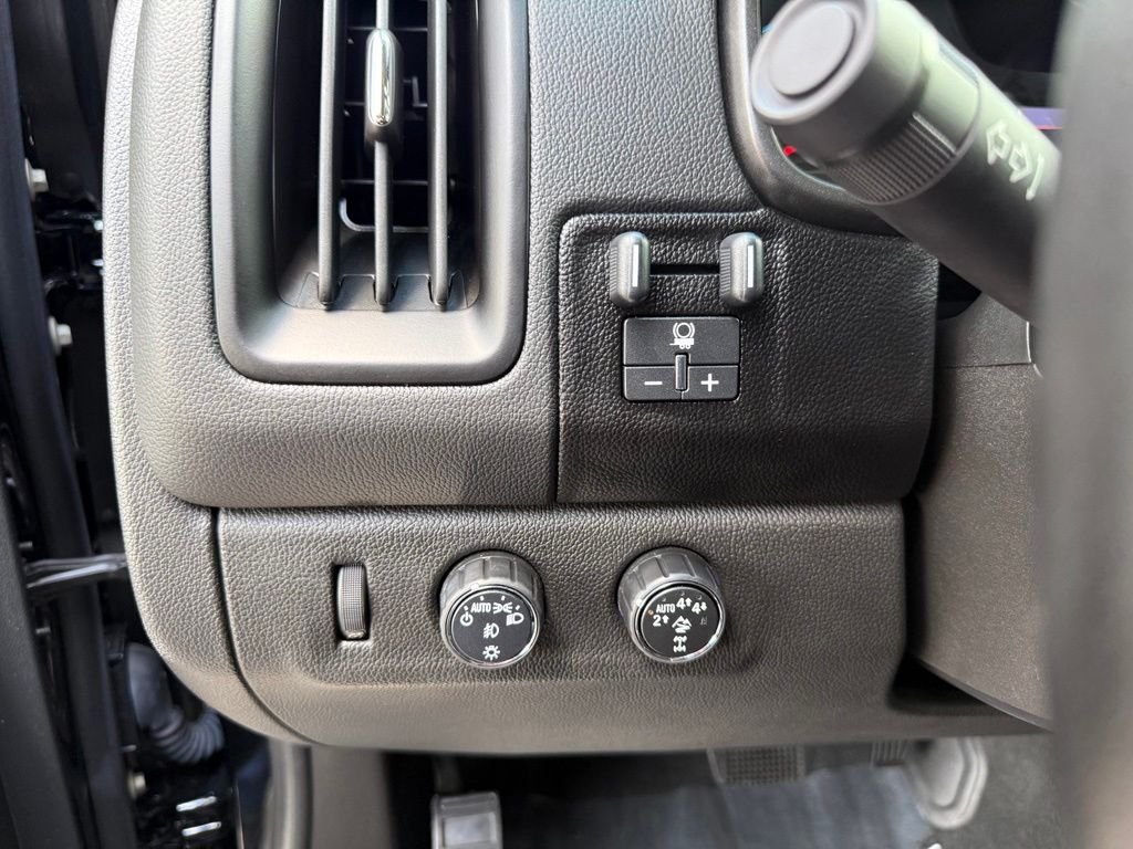 Used 2021 Black Chevrolet ZR2 image 8
