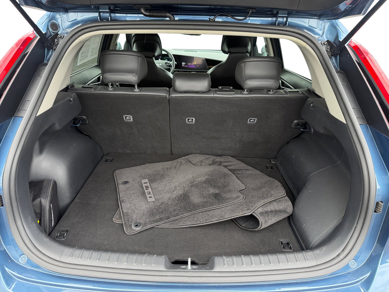 Used 2023 Mineral Blue Kia EX image 17