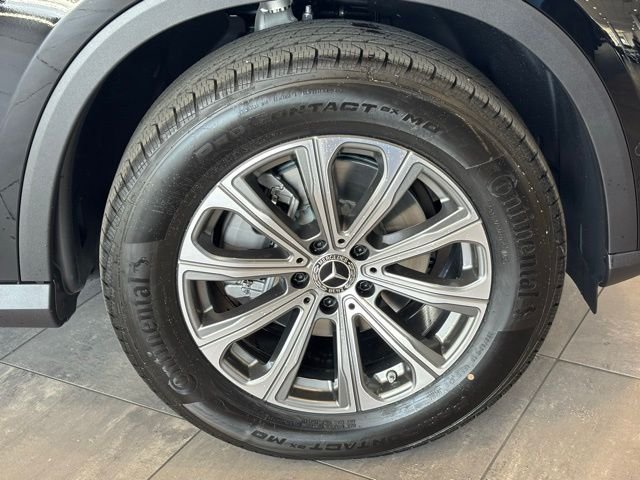 Used 2026 Black Mercedes-Benz GLC 300 image 31