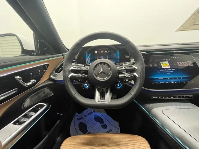New 2026 MANUFAKTUR Moonlight Whit Mercedes-Benz E 53 AMG® image 22