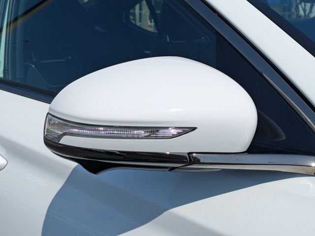 Used 2026 White Genesis 3.3T Sport Prestige image 10